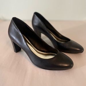 Lauren Ralph Lauren NWOT Hala Black Pumps 7B Chunky Heel